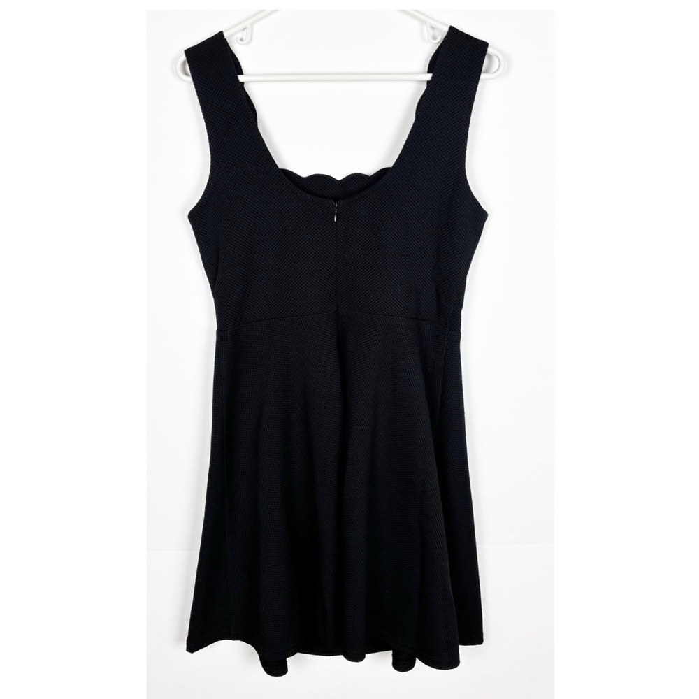 Alya Francesca’s  Dress Size Medium Fit & Flare Black Scalloped Cut Out - Picture 3 of 8